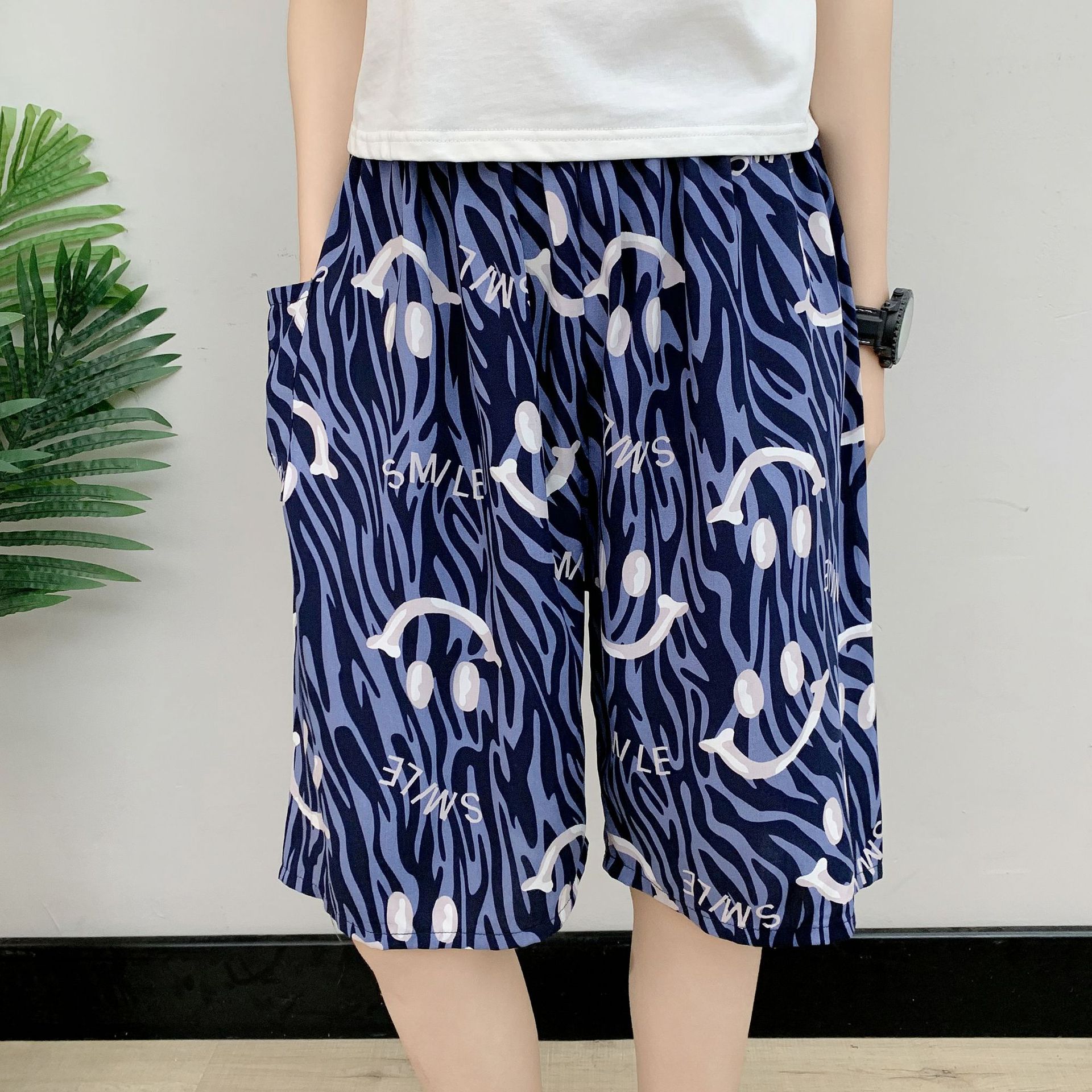 Picture of Cotton Silk Pajama Pants Men's Summer Thin Large Size Loose Shorts Casual Breathable Floral Pants Outer Wear Five-Point Beach Pants