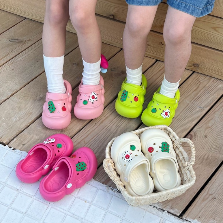 Picture of EVA Children's Slippers Hole Shoes Breathable Summer Wear-resistant Deodorant Sandals Children's Sandals Cartoon Children's Slippers