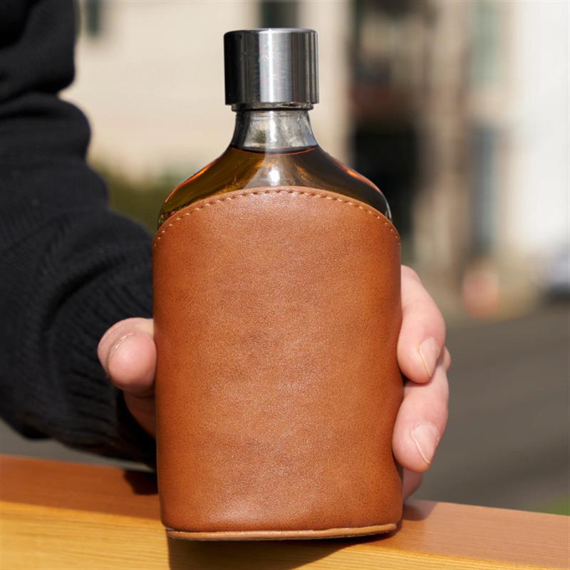 Picture of Factory wholesale 7 oz leather hip flask holster glass wine bottle protective holster whisky flagon bag