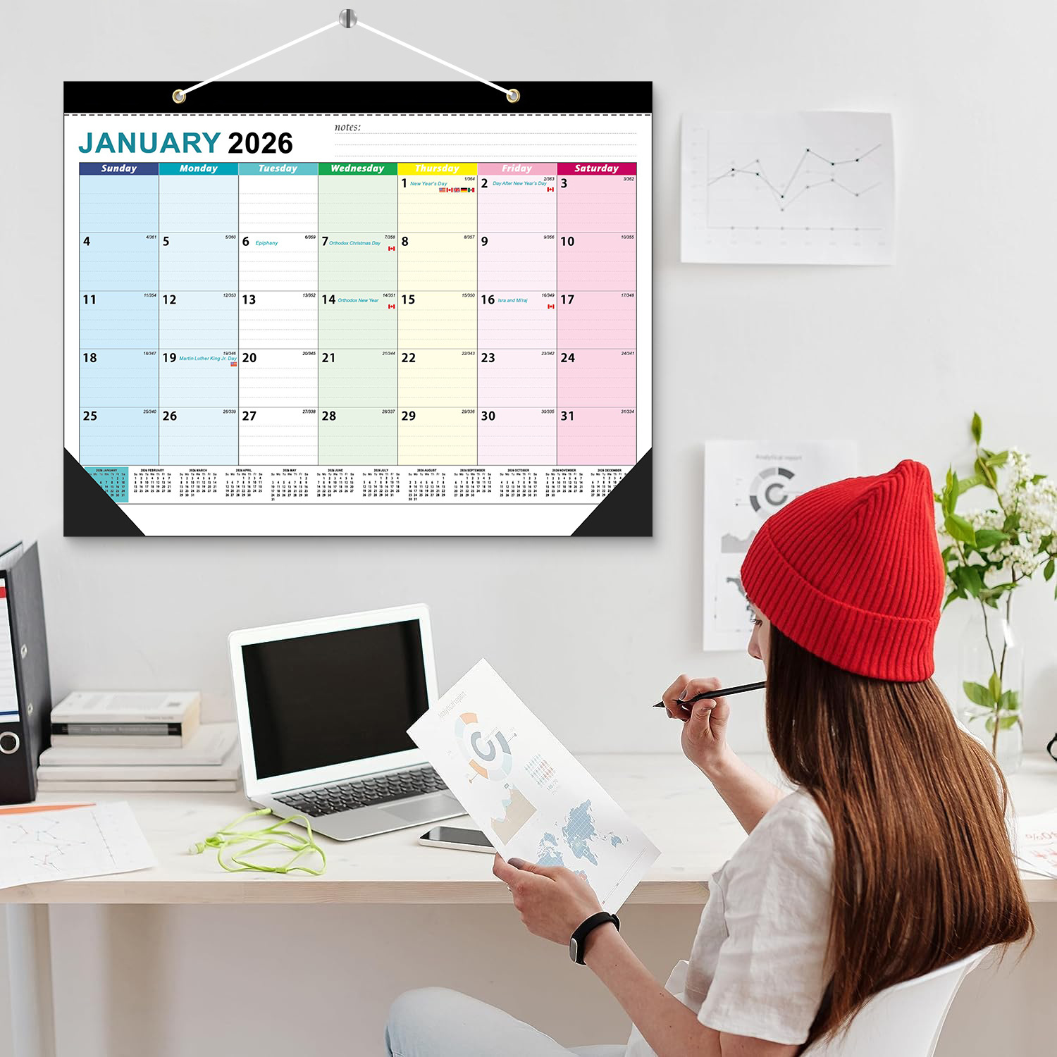 Picture of Extra Large English Version of the Wall Calendar Amazon's Popular Simple and High-Looking 26-27 Calendar Countdown Desktop Table