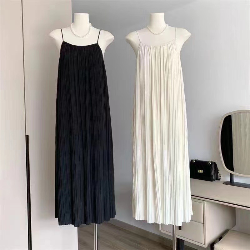 French Style Light Mature Style Pleated Sling dress Women's Summer Loose Pleated Shoulder Long Vacation Pendant Long Skirt