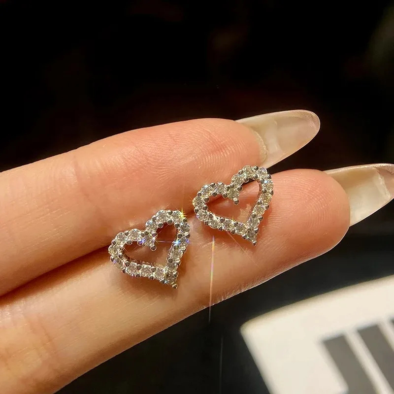 Cross-border Moissanite Earrings Silver S925 Sterling Silver Heart-shaped Mosan Fashion Cute All-match Diamond Earrings Women's Jewelry