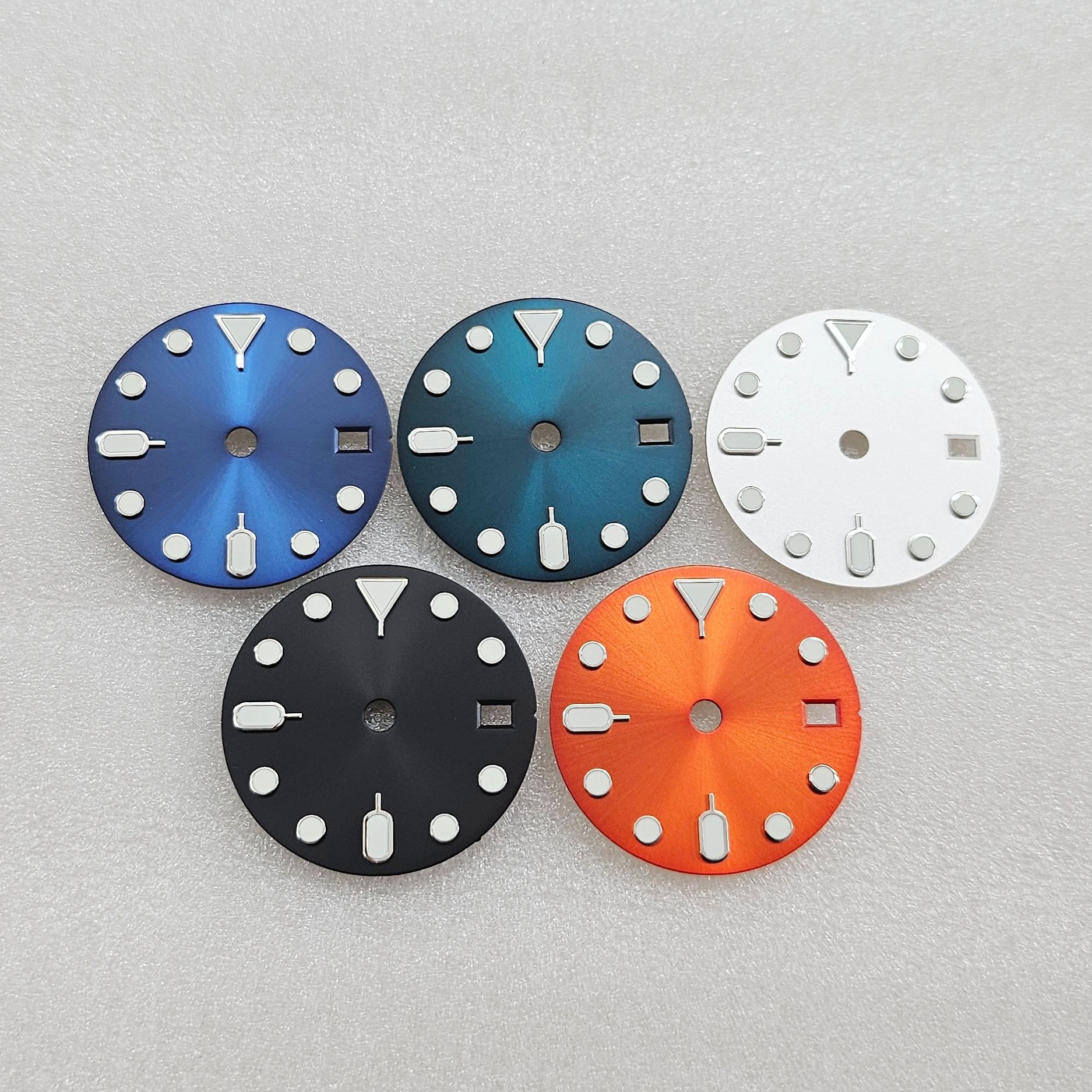 Watch dial 28.5mm green luminous without LOGO modified GMT four-pin dial for NH34 automatic movement