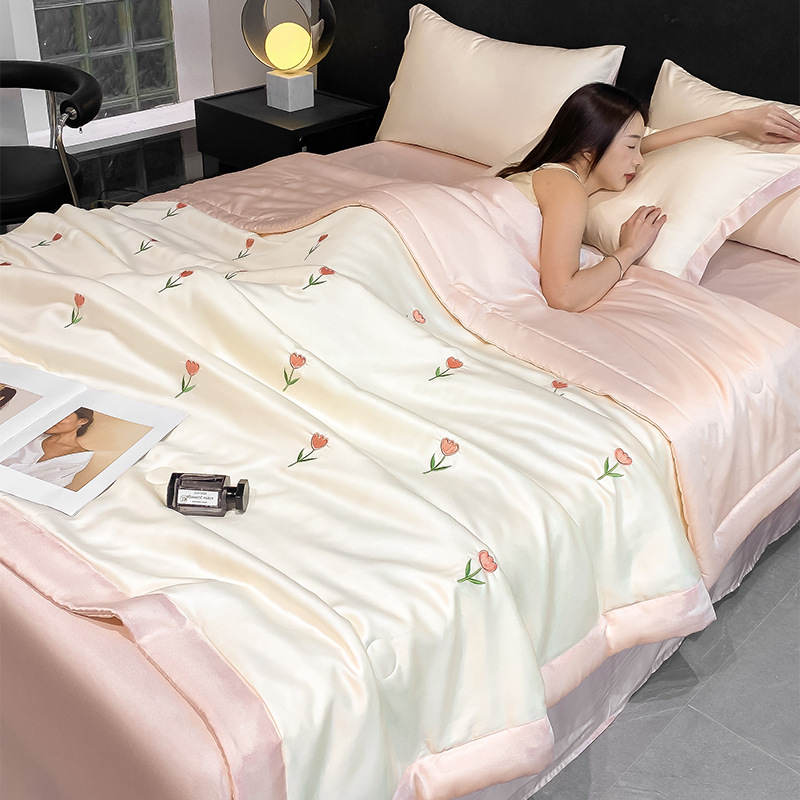 Picture of Cool Silk Summer Cool Quilt Four-Piece Set Non-Silk Tencel Gift Summer Quilt Three-Piece Dormitory Thin Summer Air-Conditioned Quilt