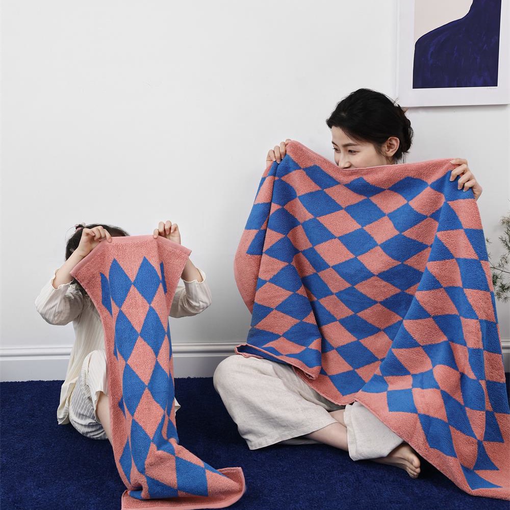 Picture of Pure Cotton Class A Combed Cotton Towel Retro Two-color Bathroom Absorbent Bath Towel Adult Bathrobe Towel Slippers