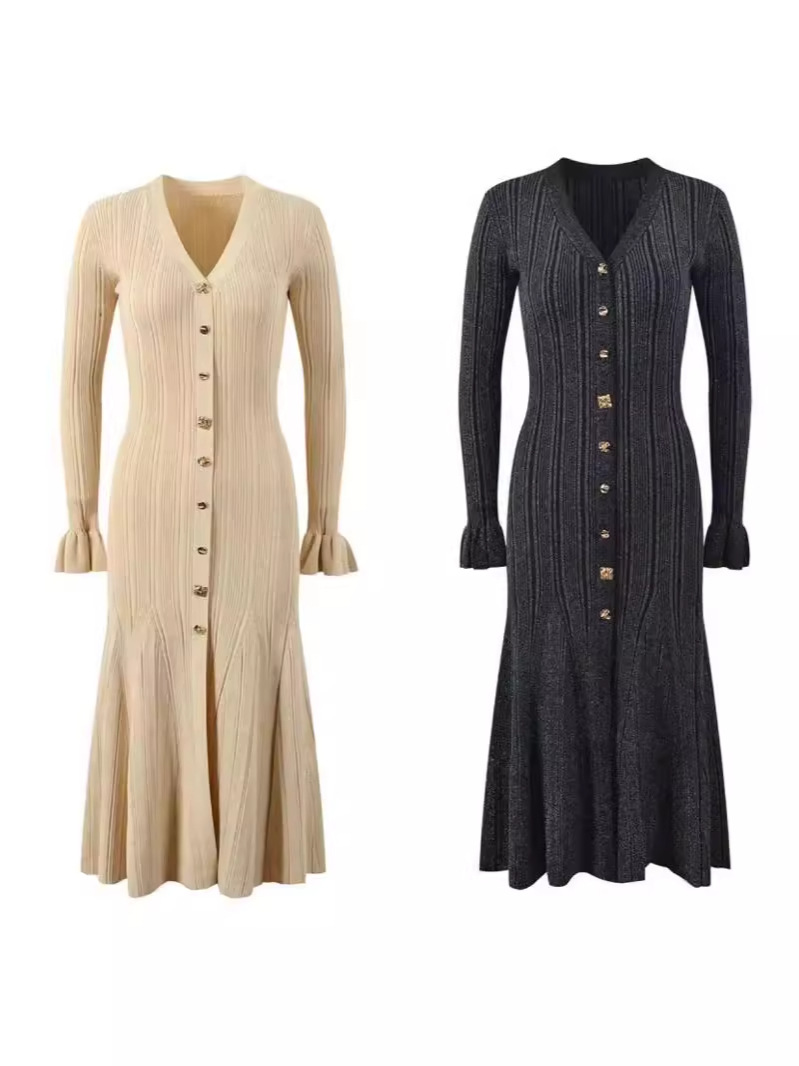 French Waist Long Skirt for Women Gold Thread V Neck Gold Button Single-Breasted Skirt 2025 Autumn and Winter New Style Celebrity Slim Knitted Skirt