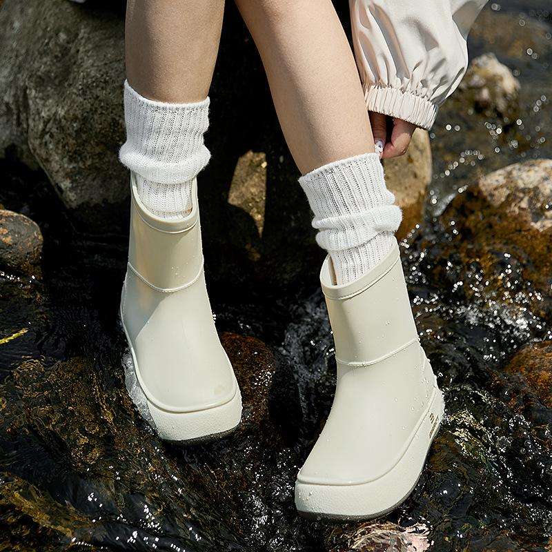 Cross-border Foreign Trade Japan and South Korea Fashion Explosions Women's Rain Boots Cyber Popular Non-slip Waterproof Rain Boots Outdoor Middle Tube Rubber Shoes overshoes