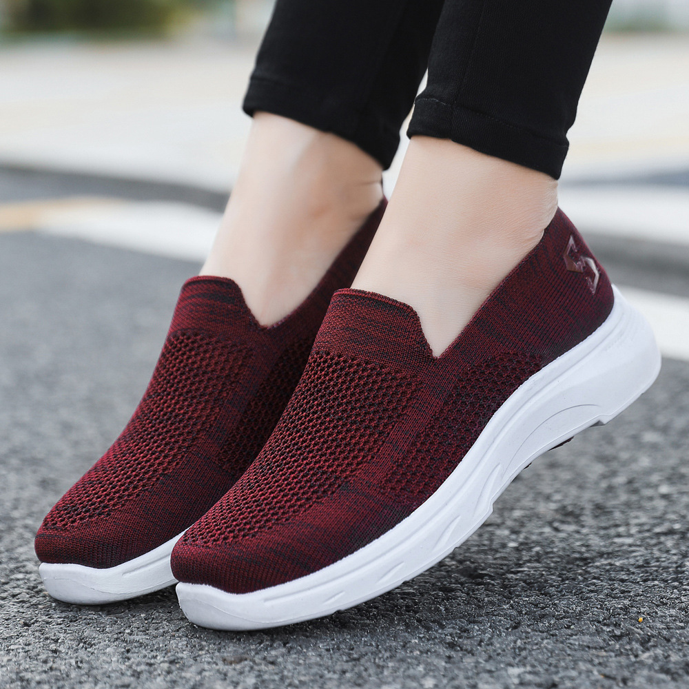 Picture of Spring and Autumn New Old Beijing Cloth Shoes for Men and Women Elderly Parents Slip-on Lazy Shoes with Lightweight and Breathable Soft Sole