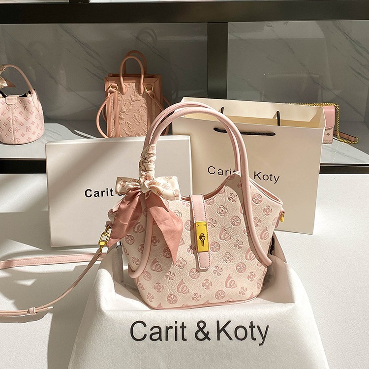 Pink Large-Capacity Vegetable Basket Bag 2024 New Embossed Bucket Tote Bag Crossbody Light Luxury Style