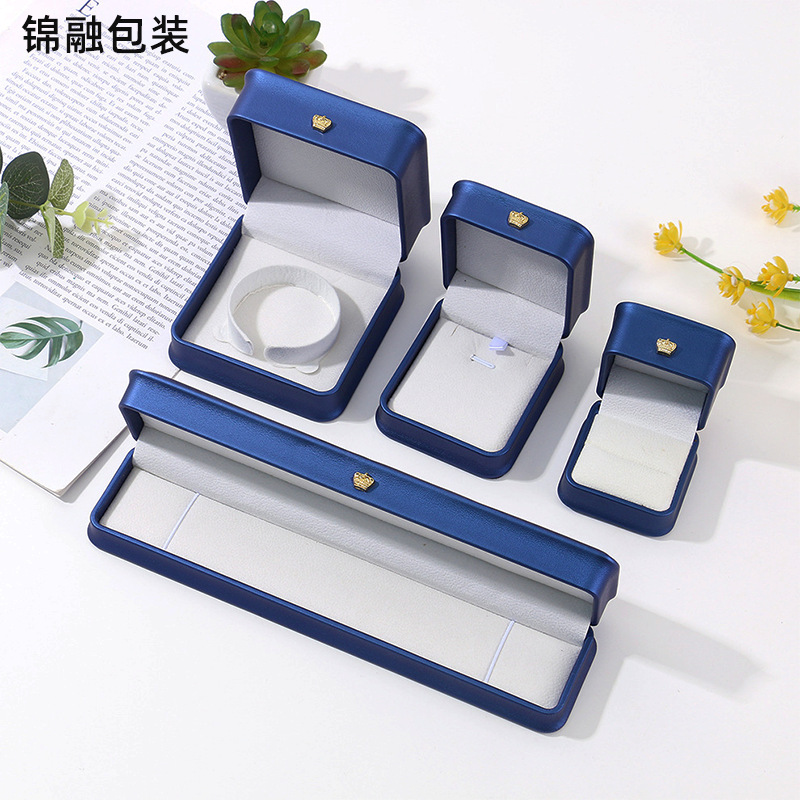 2025 new waist jewelry box crown ring packaging box earrings pendant bracelet box PU leather jewelry box in stock