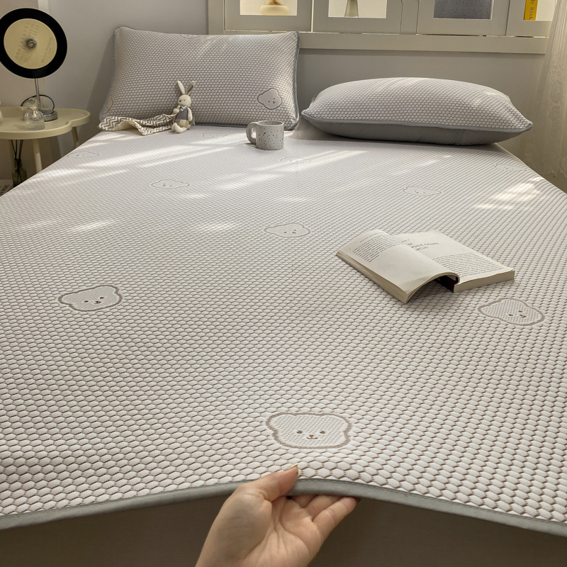 Picture of Cool Ice bean summer mat three-piece bed cover summer air conditioning soft mat student dormitory single mat machine washable