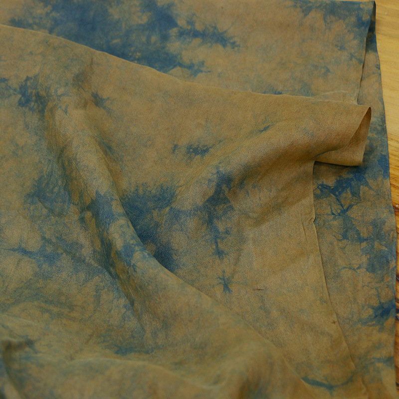 Fabric aesthetics that travel through time | The ancient method of triple dyeing, persimmon dyeing, potato dyeing, indigo dyeing, and silk old materials