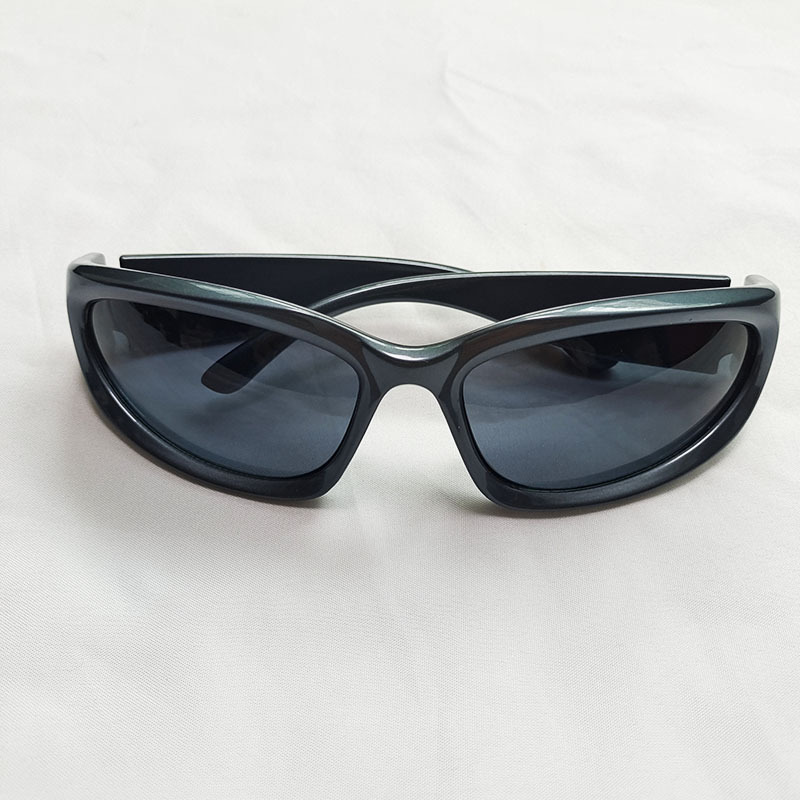 Picture of Punk Futuristic Sunglasses Women's European and American Hot Girls Super Cool Street Photograph Sun Protection Glasses Men's Sports Style Riding Sunglasses