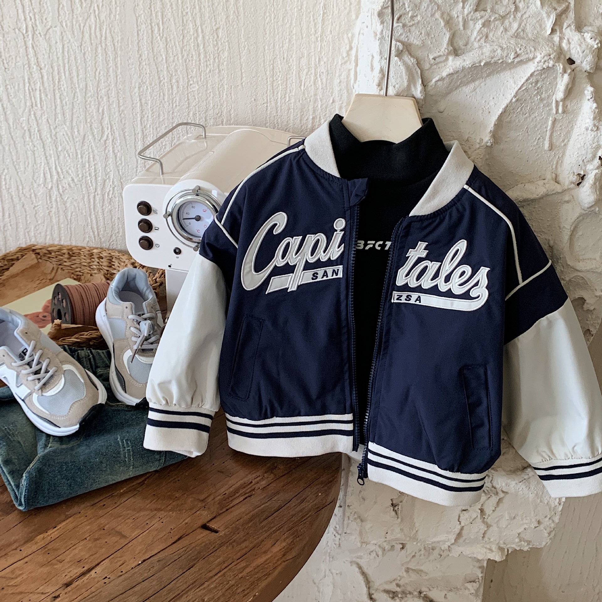 Picture of Children's Autumn Coat 2025 New Children's Wear Boys Korean Baseball Dress Color-block Top Baby Casual Jacket Trendy