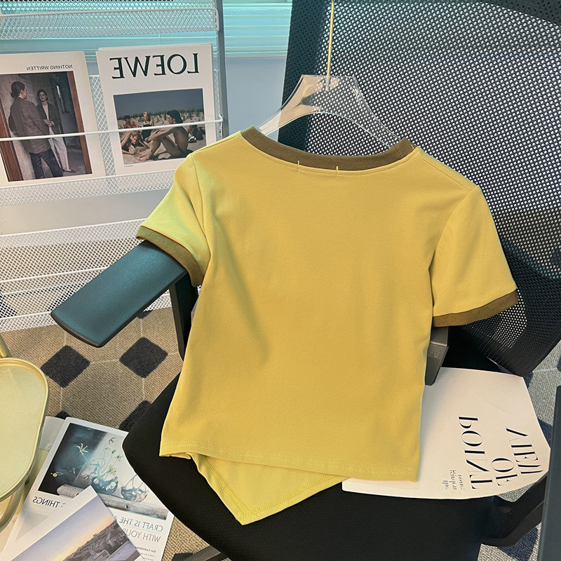 Picture of Short-Sleeved Women's Design Contrasting Color T-Shirt 2025 New Summer Fashion Chic Asymmetrical Short Student Top