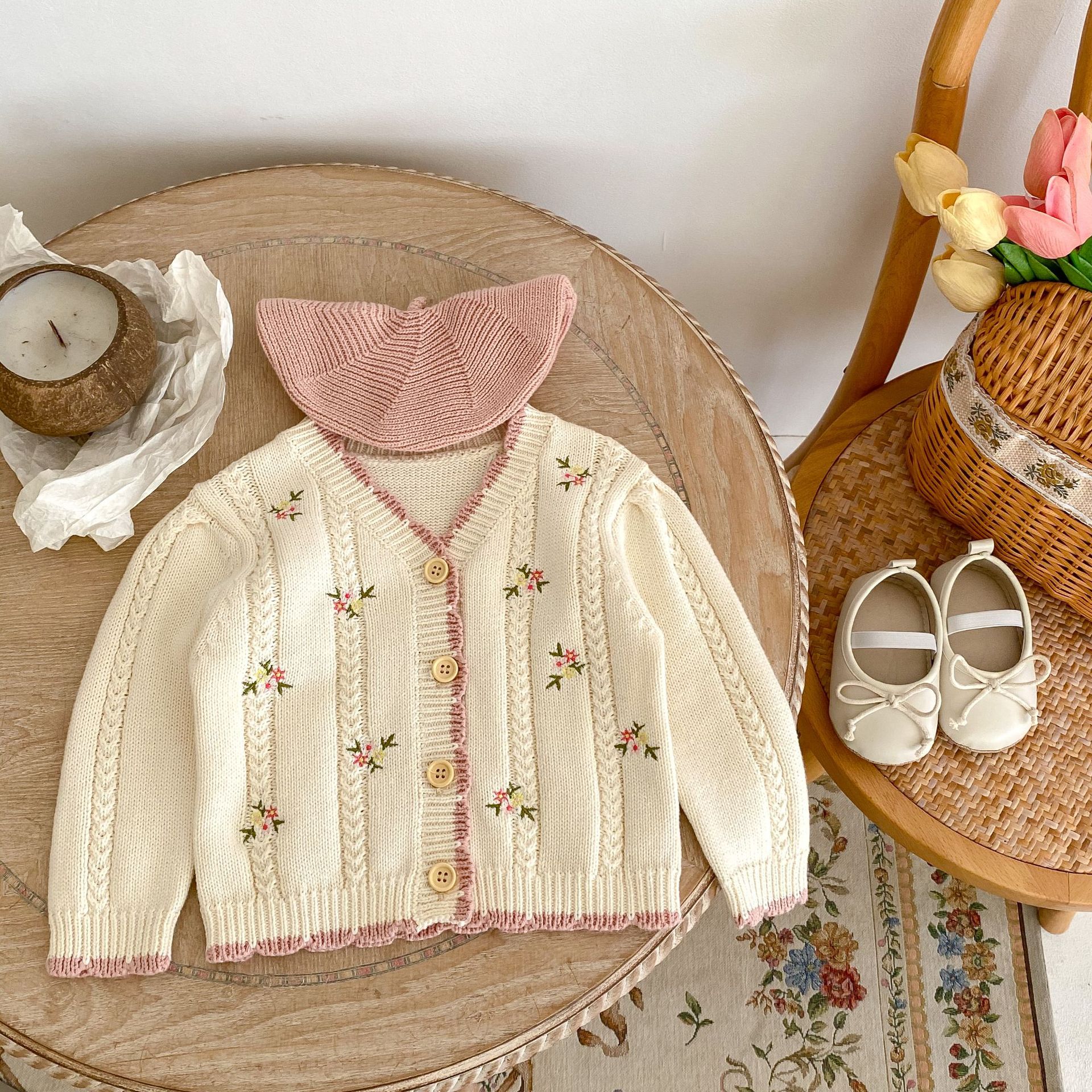 Picture of 2025 Autumn Internet Celebrity Cotton Yarn Versatile Infant and Toddler Baby Girl Small Floral Embroidered Long-Sleeved Knitted Cardigan Jacket