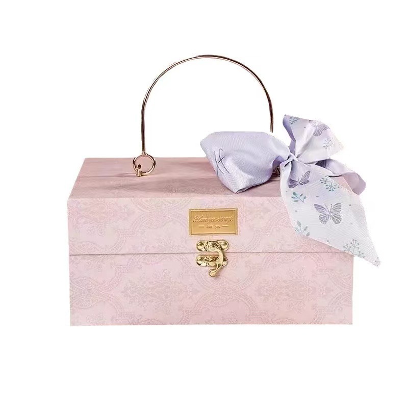 Picture of Gift Box Metal Portable Bridesmaid Wedding Return Gift Empty Box Packaging Box Gift Box Wholesale Wedding Candy Box Handmade Gift Box