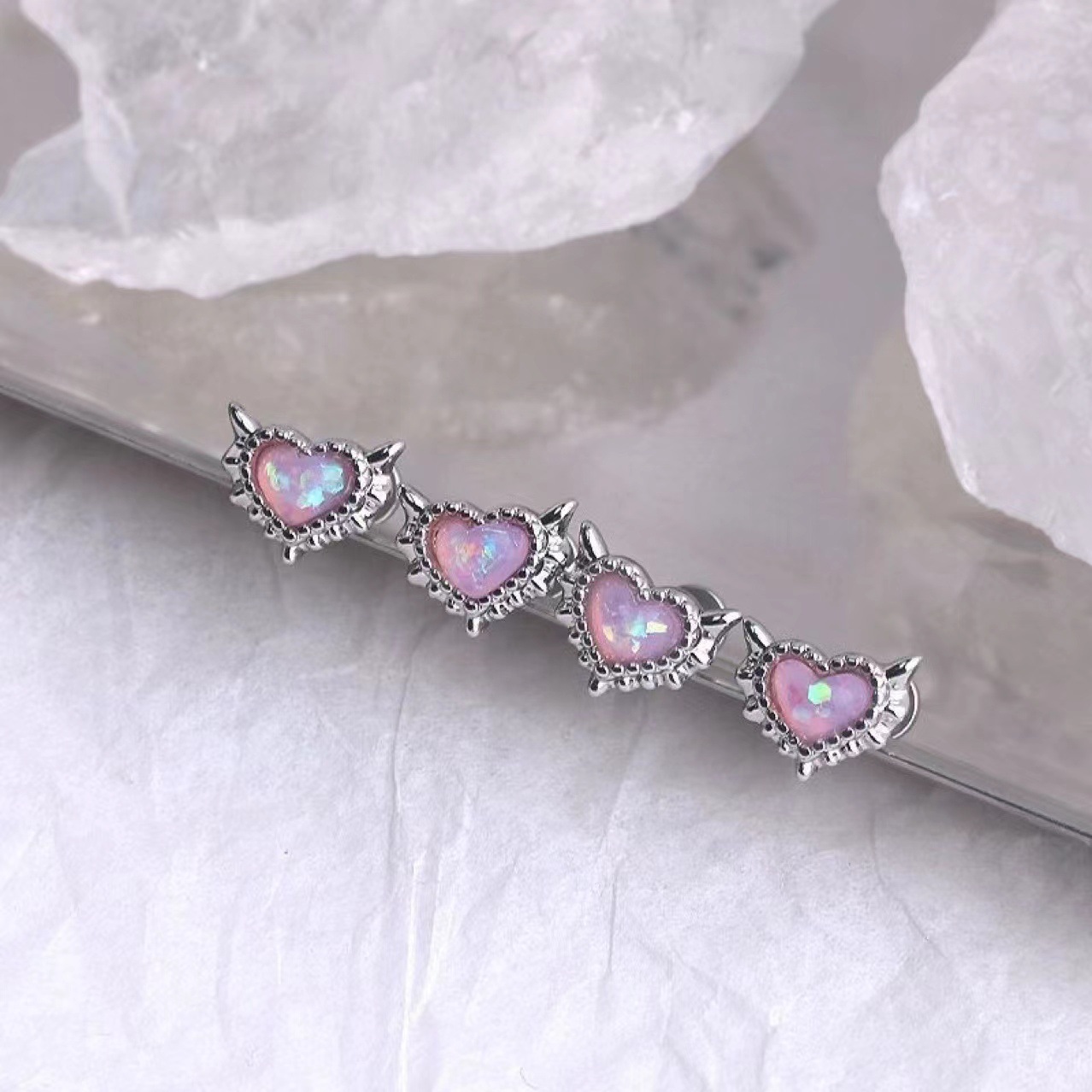 Han Tiya heart Aobao lip nail love ear bone nail niche White pink puncture jewelry goddess spicy girl sweet