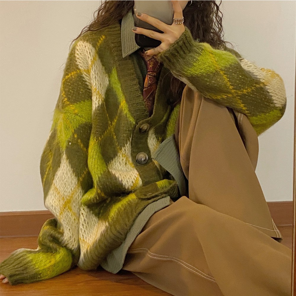 Picture of American retro 2022 new autumn and winter loose green rhombus sweater cardigan coat thickened lazy sweater for women