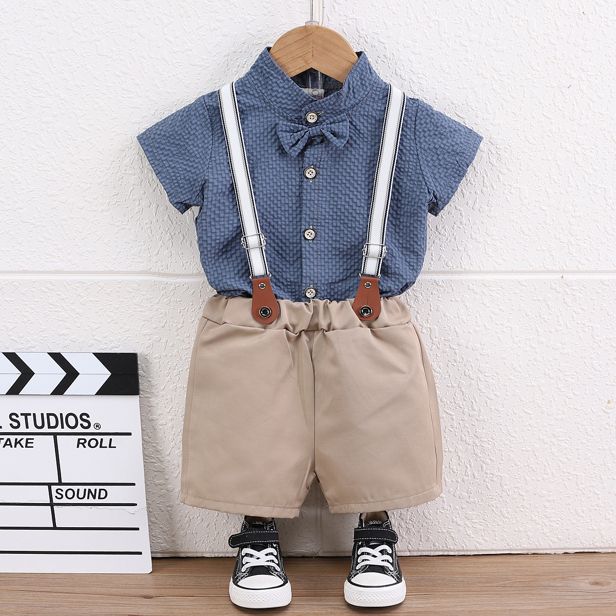 New summer fashion handsome internet celebrity fried street embossed bow tie suspender shorts suit boys summer short sleeve suit