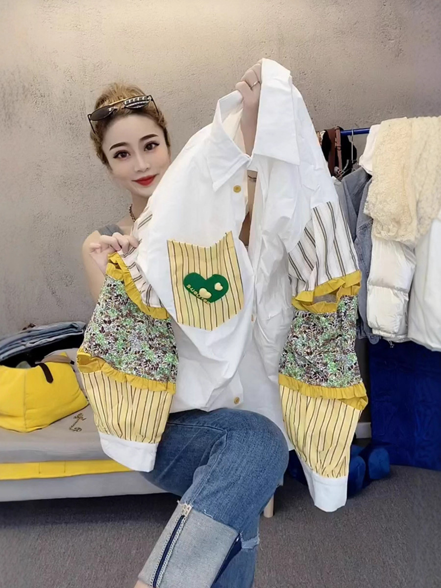 Clearance special price stall, stall, clothes, vertical stripes, spliced shirts, women's Korean version, loose mid-length shirts, tops