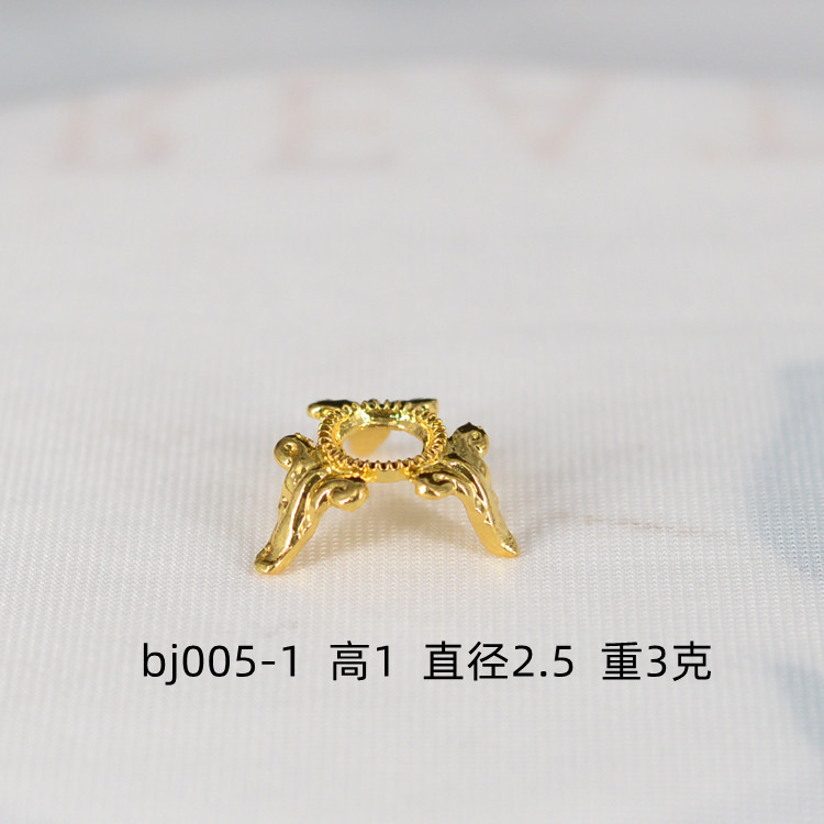 Picture of Violent Bear Head Crown Doll Head Accessories Small Mini Crown Alloy Ornament Crystal Ball Base Display Rack