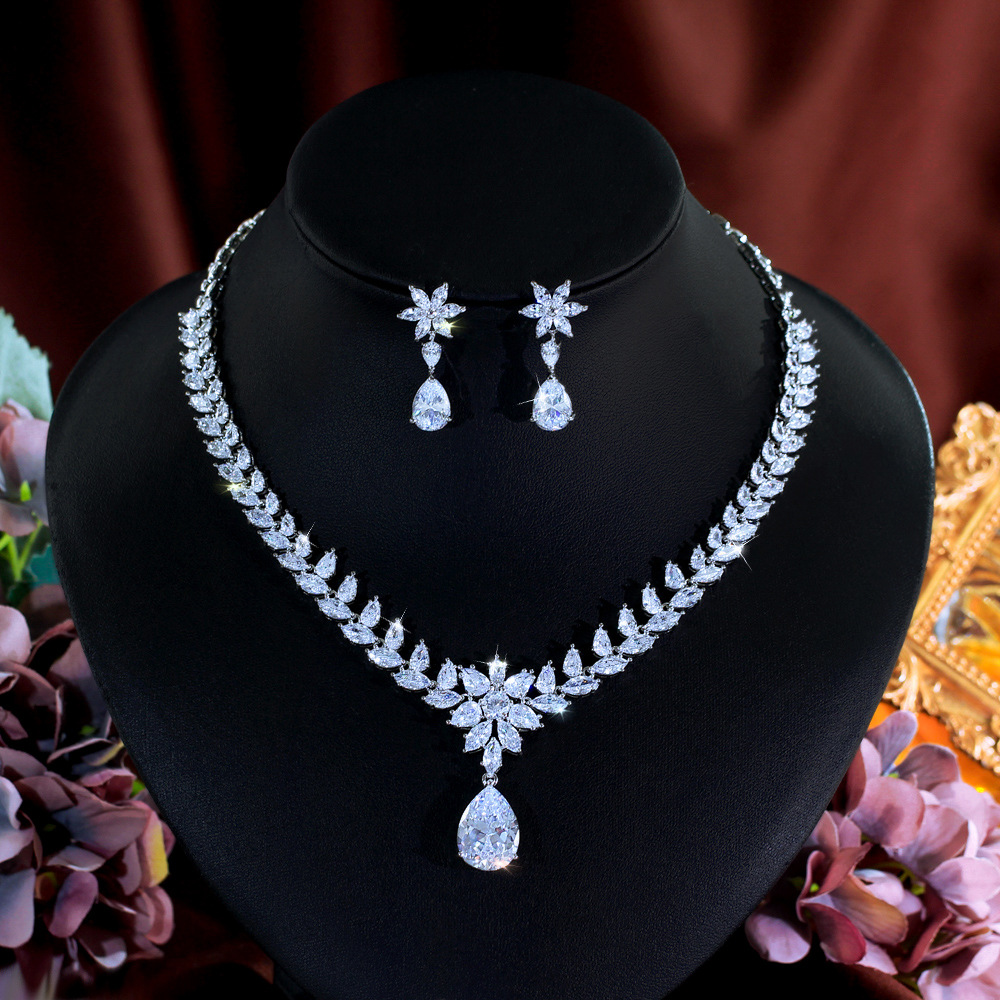 European and American fashion jewelry zircon water drop clavicle chain niche slim earrings necklace bride dinner dress suit