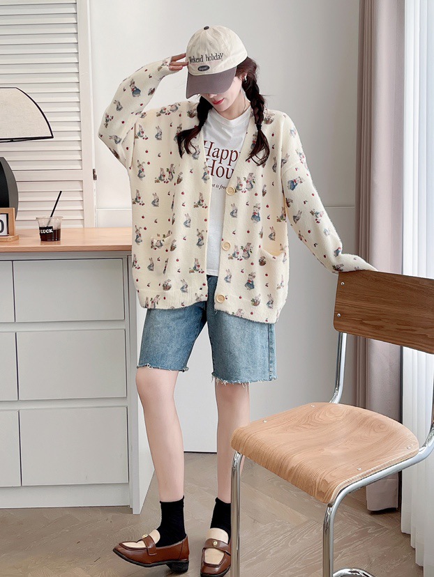 Autumn New 2024 Bunny Printing and Dyeing Mink Velvet Knitted Sweater Loose V-neck Cardigan Fashion Sweater for Women