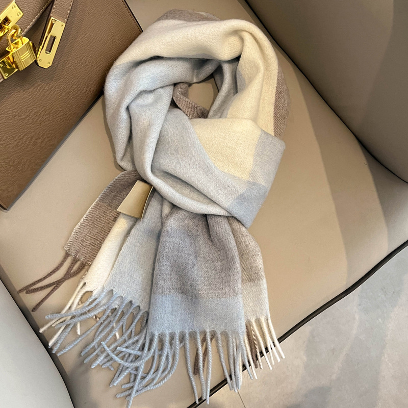 Picture of 2025 New British Wool Scarf Women's Autumn and Winter Plaid Warm Fashion Easiest for Match Middle-Aged Ladieswear's Scarf Gift