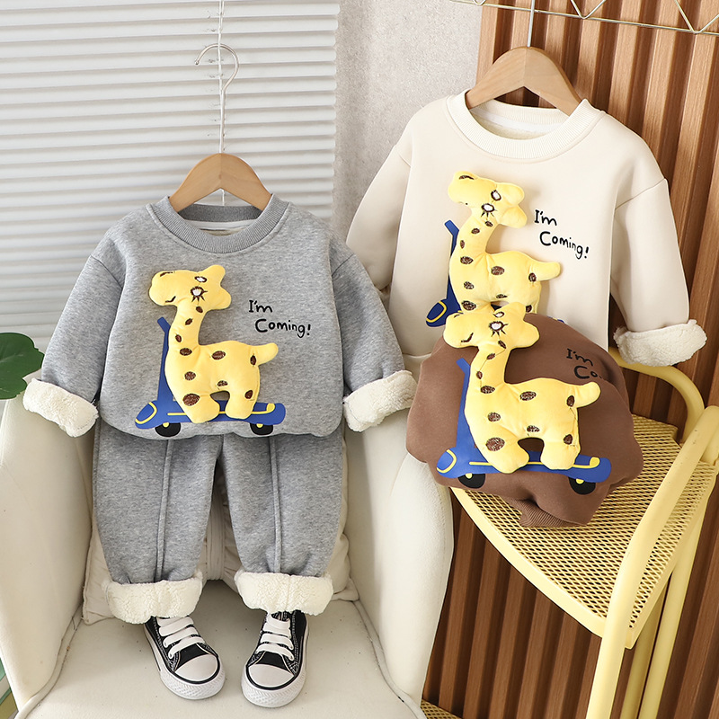 Girls' Winter fleece-lined Sweat suit New Western Style Winter Three-dimensional Giraffe fleece-lined Thickened Long-sleeved Two-piece Set