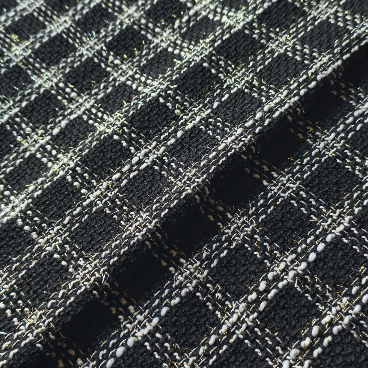 Picture of Tweed, small fragrance, bright silk plaid fabric, girls' outerwear, dresses, bags, shoes, hats, woolen fabrics