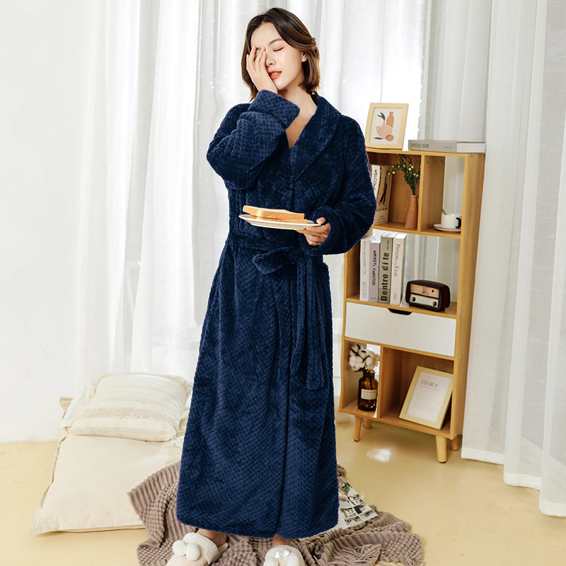 Picture of Inner Model Nightgown for Women in Autumn and Winter for Couples, Extra Long and Velvet Thickeneded Double-Sided Velvet Coral Velvet Bathrobe for Men with Extra Fat
