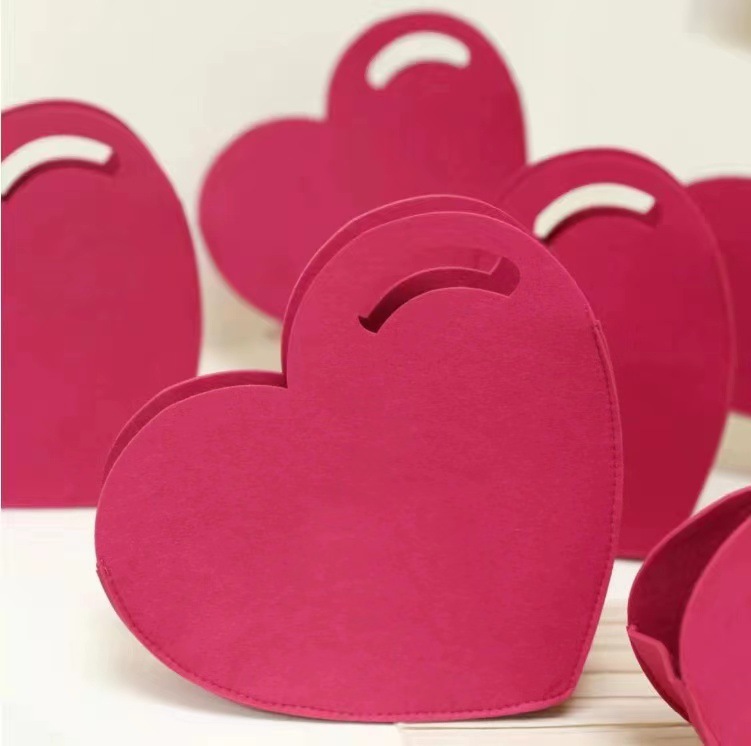 Xinhuan felt love handbag greeting card heart-shaped solid color heart blessing wedding candy gift box with hand gift bag