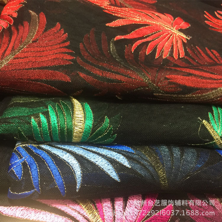 Polyester silk water soluble lace fabric 4 color large leaf mesh embroidery lace mesh yarn dress piece embroidery fabric