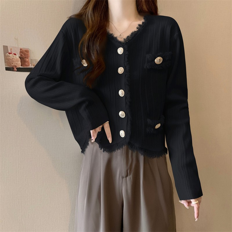 Picture of Korean Style Autumn and Winter New French Style V Neck Knitwear Short Knitwear with Cardigan Top Women's Jacket