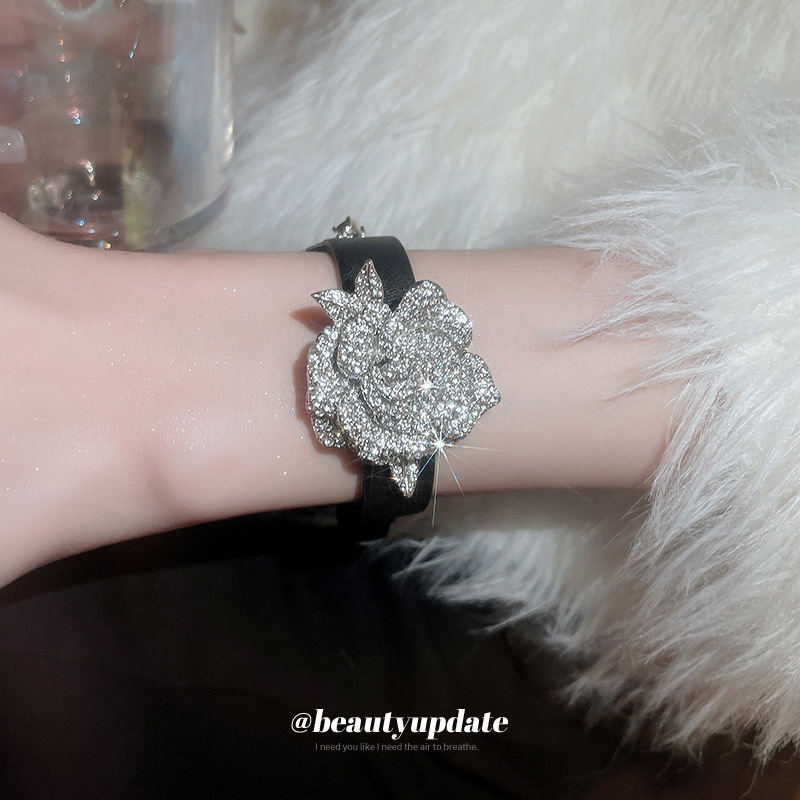 Picture of Korean Diamond Flower Belt Bracelet European and American Light Luxury Niche Design Sense Bracelet Personalized New Style Heavy Industry Bracelet for Women