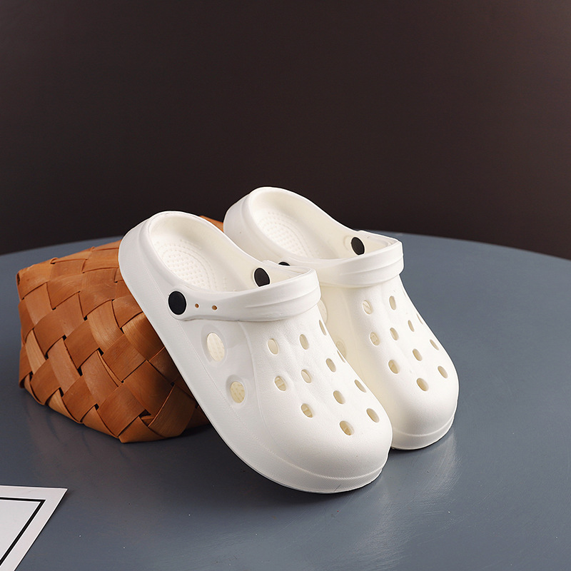 Picture of Summer New Clogs Men's Trendy Non-Slip Soft-Soled Toe-Cap Sandals Wholesale Outer Wear Thick-Soled Solid Color Beach Slippers for Women