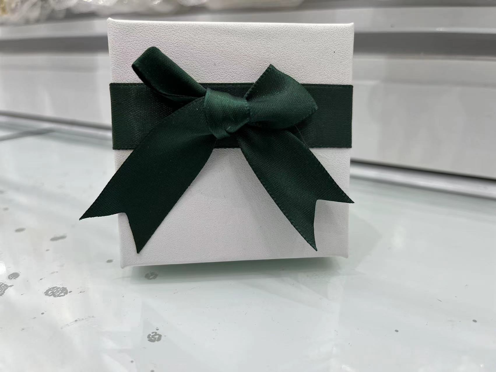 Picture of 7.5*7.5 Orange Peel Pattern Hand-Tied Bow Jewelry Box Environmentally Friendly High-End Exquisite Gift Box Watch Box Gift