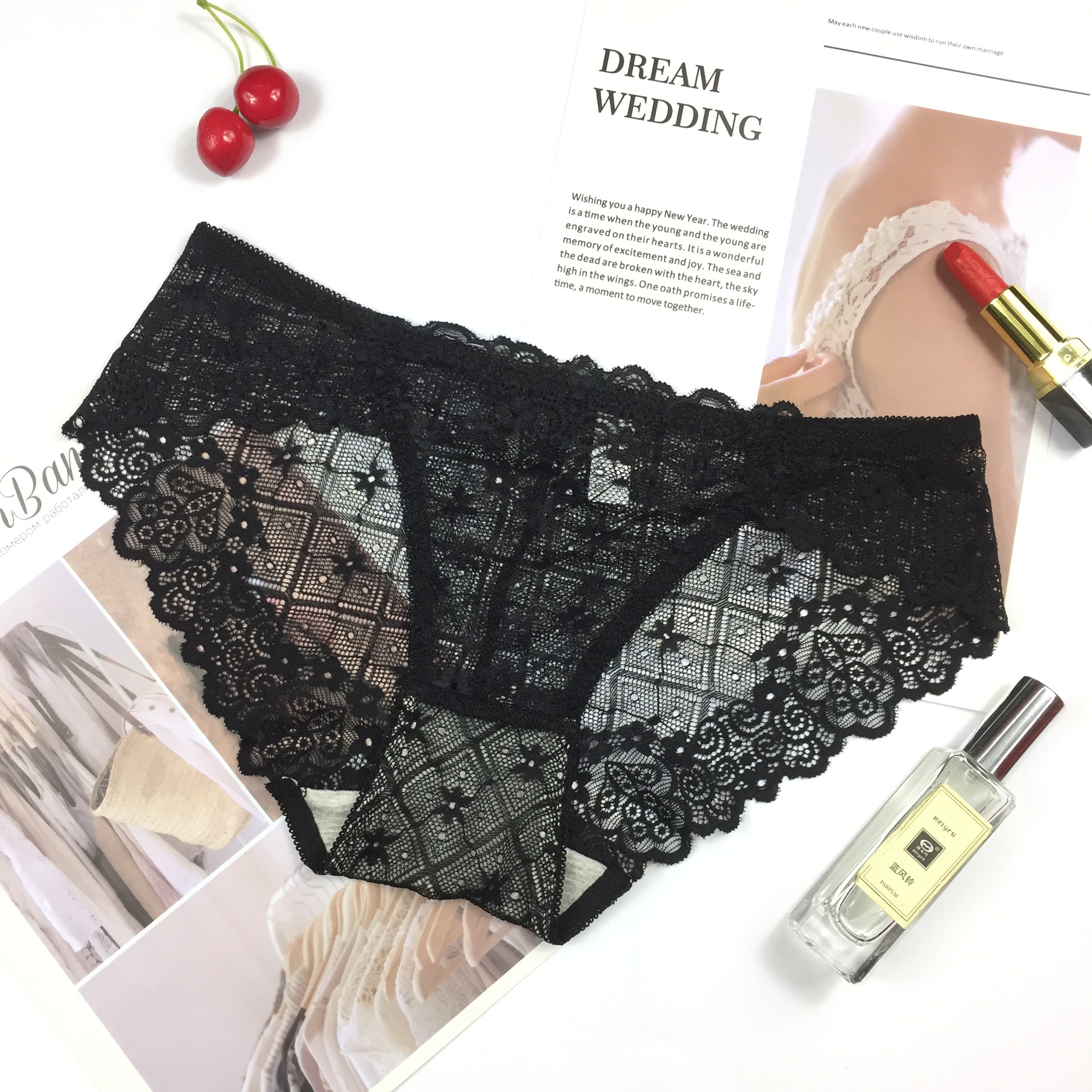Picture of Spring and summer New Ladies lace underwear elegant lace graphene underwear antibacterial antibacterial hip breathable 17002