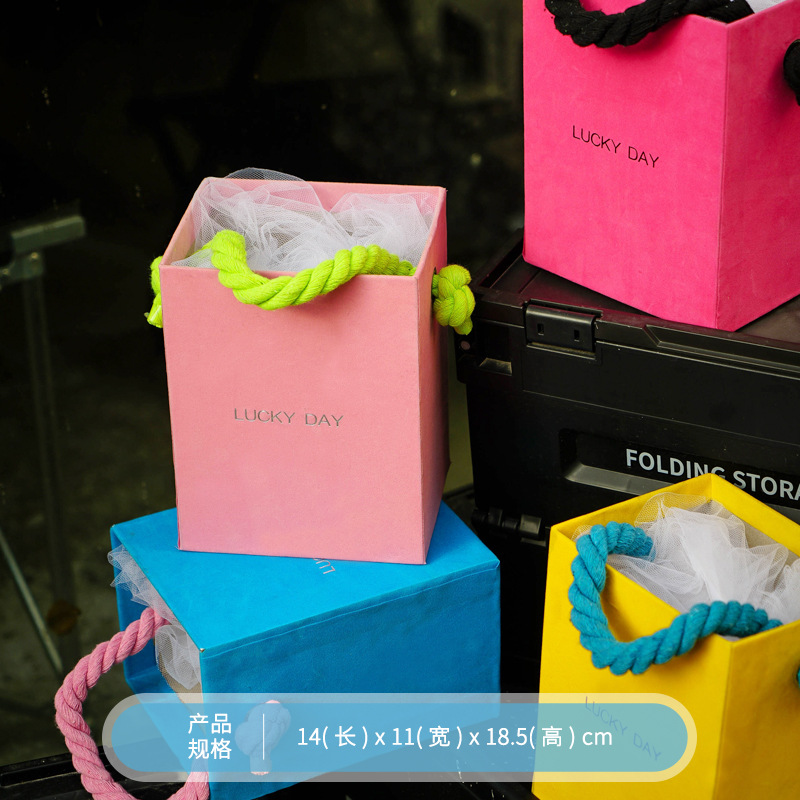 Picture of Qianxun Creative Souvenir Box Empty Satchel Pink Wedding Souvenir Wedding Candy Box Simple Accessible Luxury Packaging Box