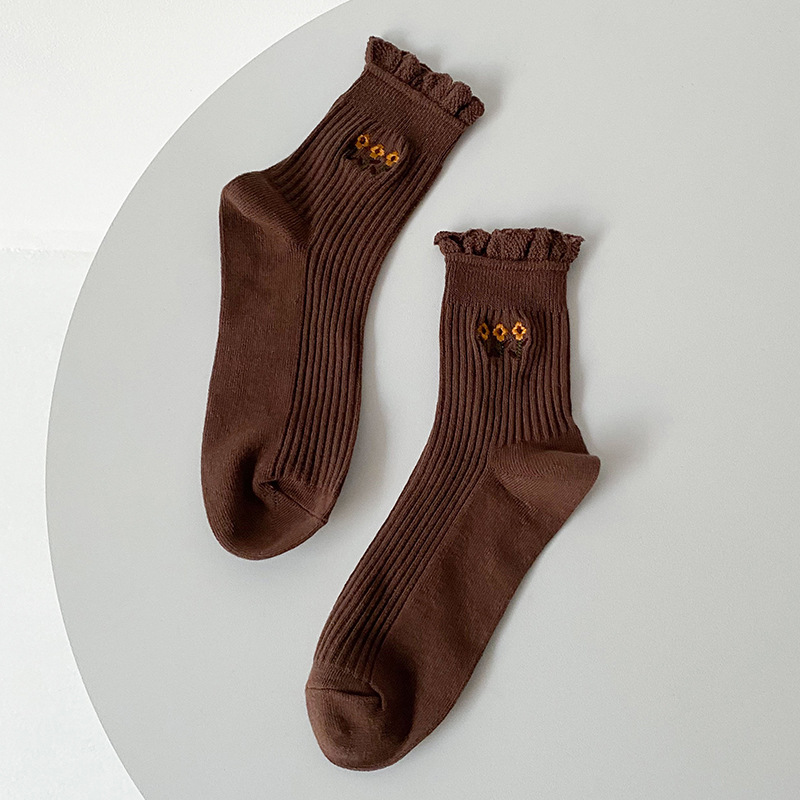Picture of Women's Socks for Autumn and Winter, Korean Hyuna Style Floral Mid-Calf Socks, Japanese Retro Artistic Lace Socks, Women's Ins-Style Slouch Socks