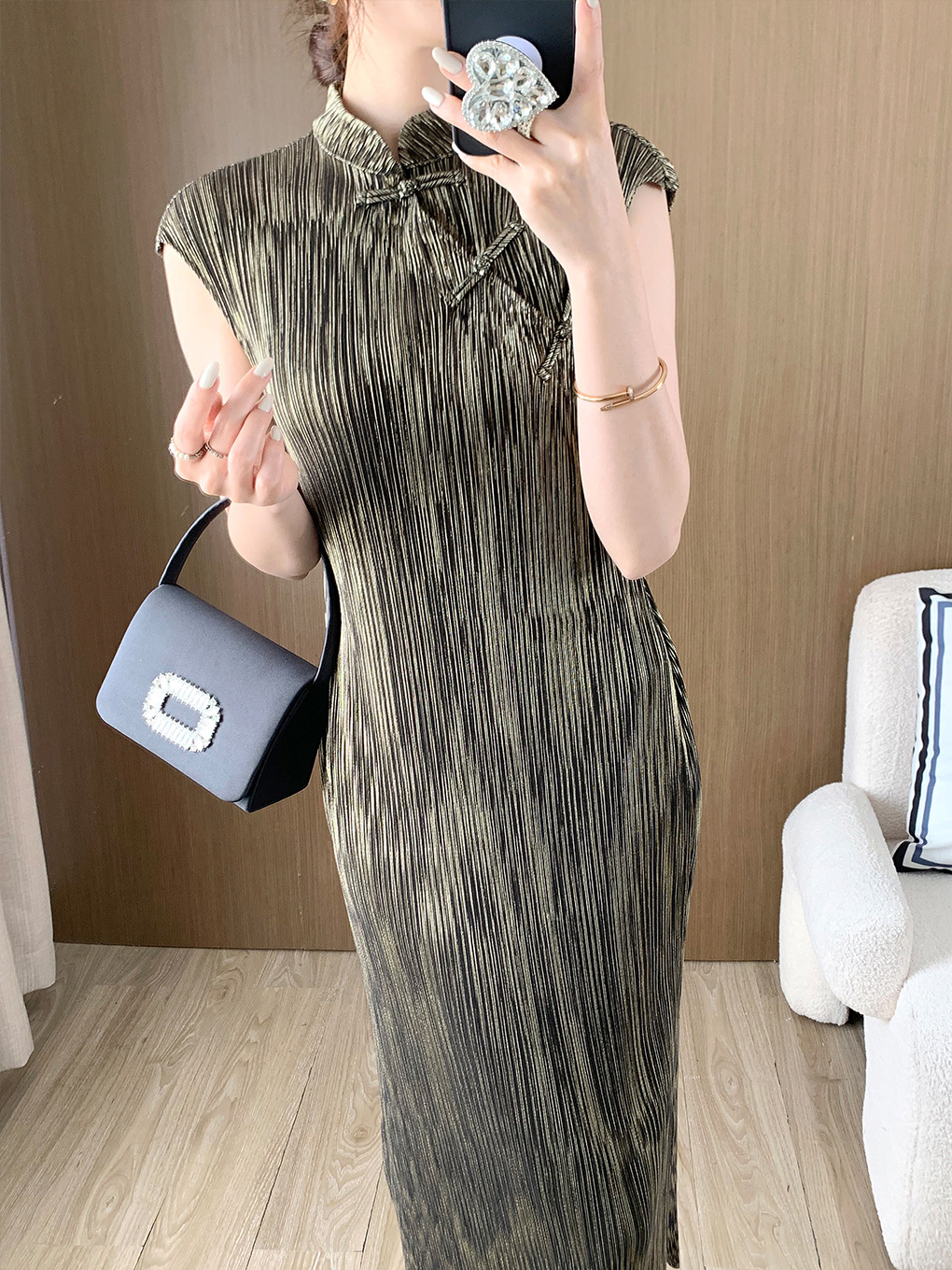 Improved Cheongsam New Chinese Dress Women's Summer High-End Hot-Selling New Pleated Texture Glossy Hip Skirt
