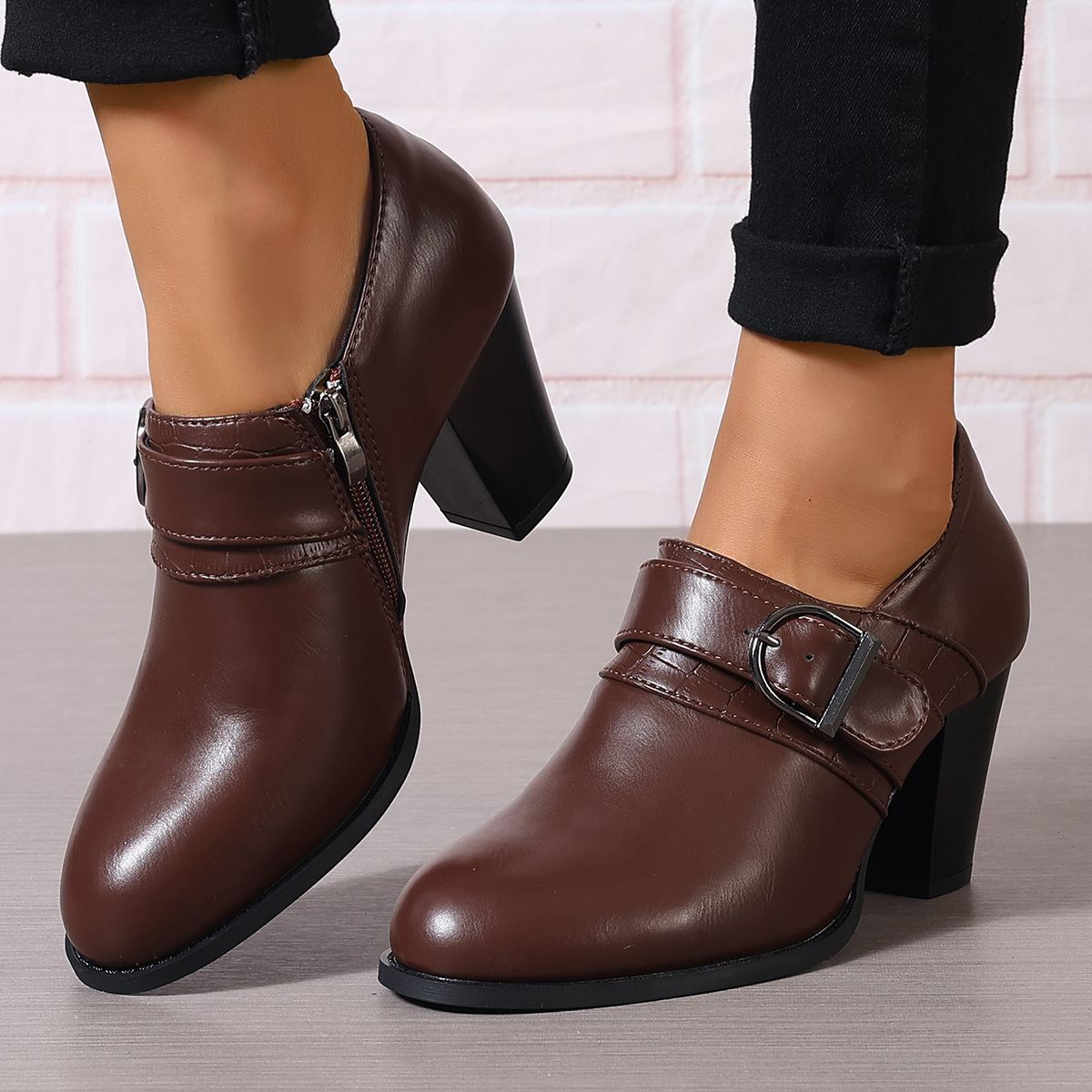Picture of Juhiti Spot 2024 New European and American Fashion Export Large Size Women's Shoes Amazon Women's Fashion Glossy Thick Heels