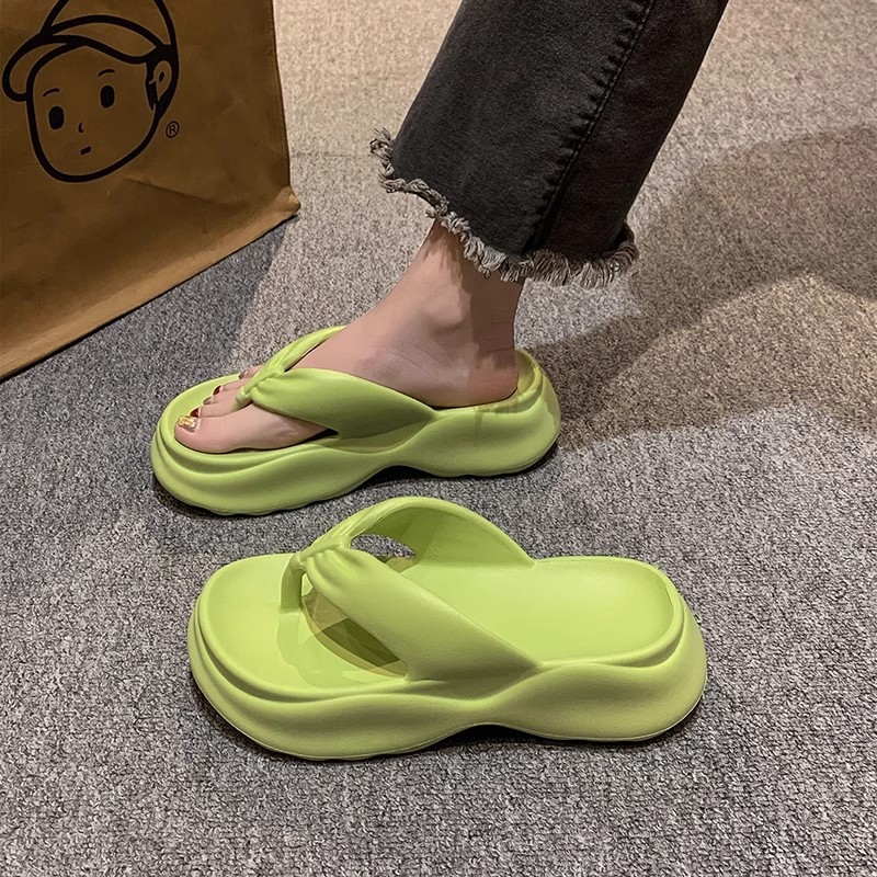 Picture of 2025 New Thick-Soled Flip-Flops for Women to Wear as Outerwear, Non-Slip, Anti-Odor High Heels, Seaside Beach Eva Flip-Flops for Women, Summer
