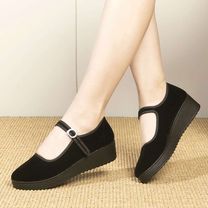 Old Beijing cloth shoes women's shoes hotel soft bottom mother waiter work shoes non-slip thick bottom black square dance shoes