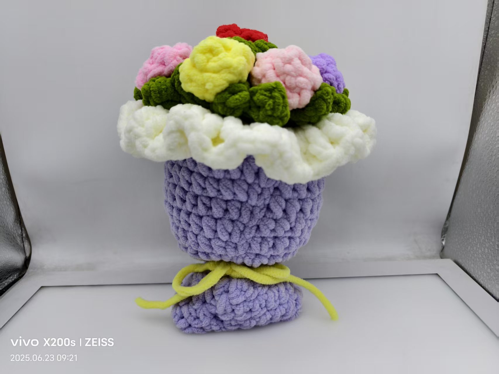 Picture of Hand-Knitted Ice Line Hand-Held Rose Bouquet Finished Product, Homemade Crochet Material as a Gift for Your Girlfriend on Goddess' Day