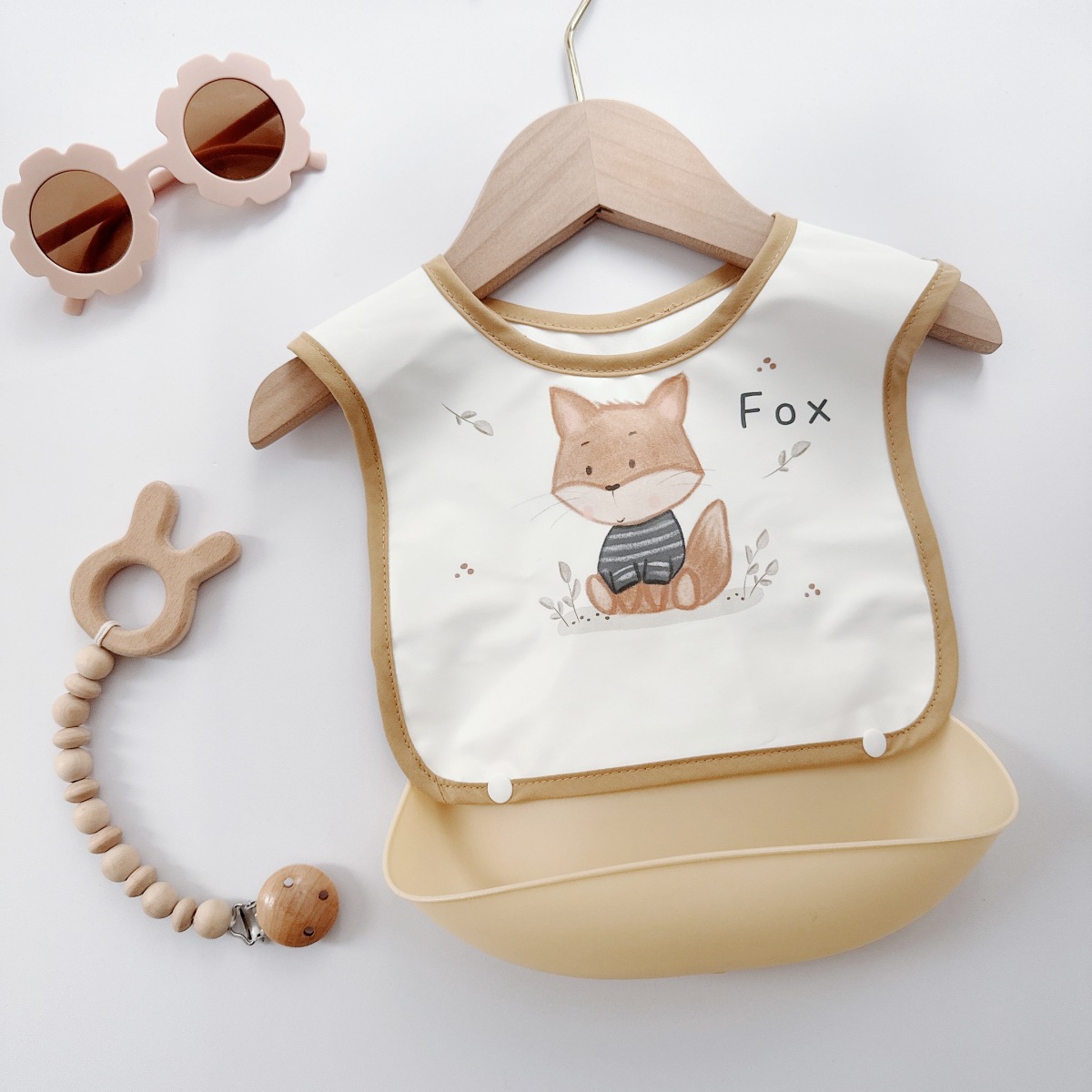 Picture of New Children's Silicone Bib Baby Meal Bag Baby Food Supplementary Food Bag Waterproof Anti-dirty Artifact PU Soft Bib