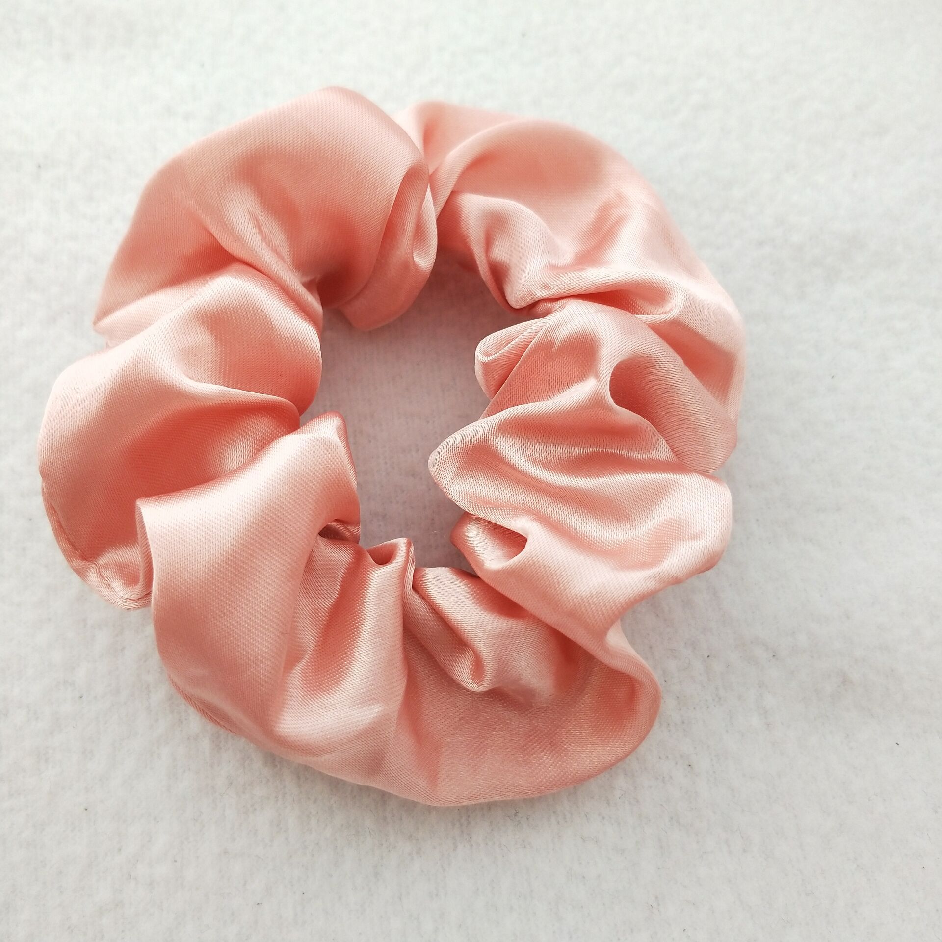 Picture of Cross-Border Amazon Satin Fabric Satin Scrunchie for Women, High-End Bun Hair Tie