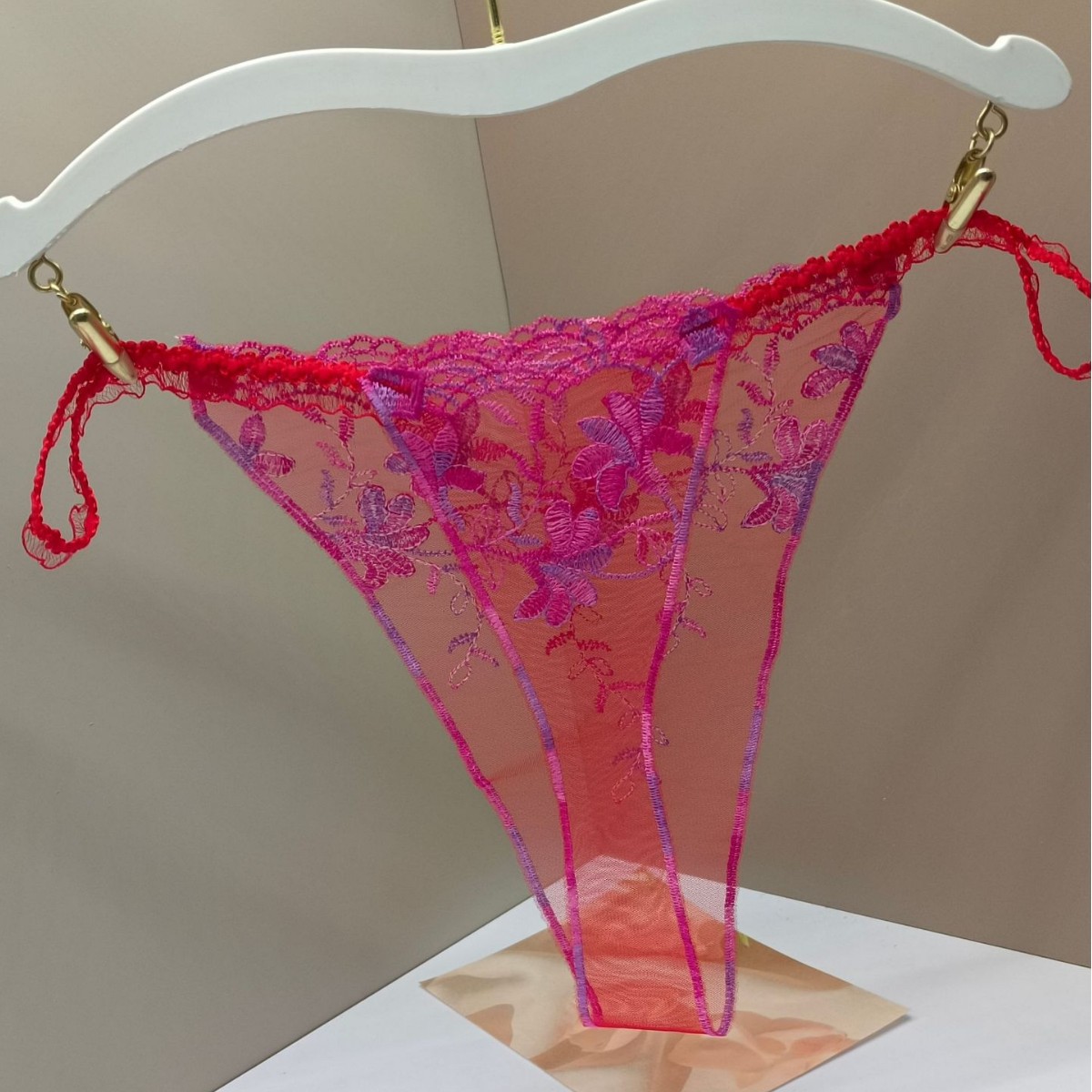 New pattern embroidery three-color mesh color matching sexy perspective light women's crotch-free lace T-string pants
