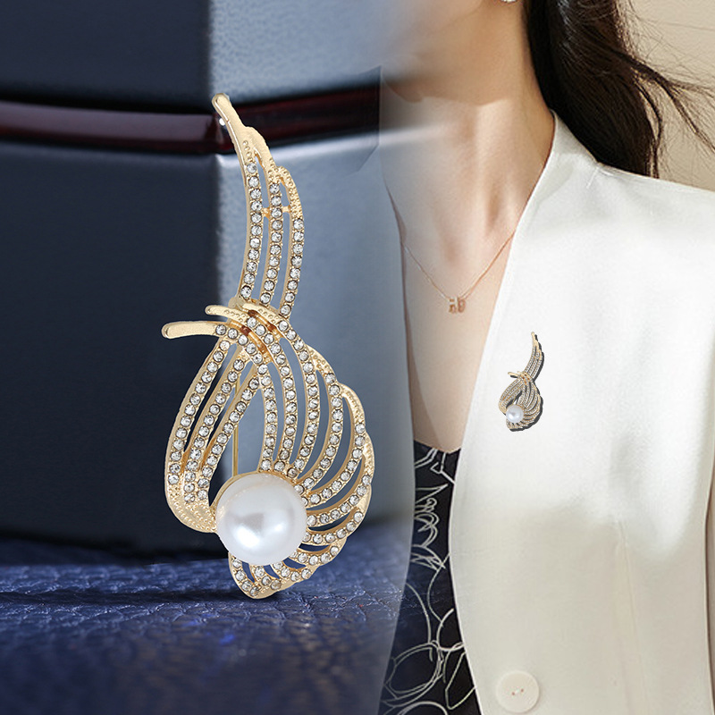 High-end brooch female angel wings simple fashion corsage anti-light pin suit fixed collar pin clothing accessories